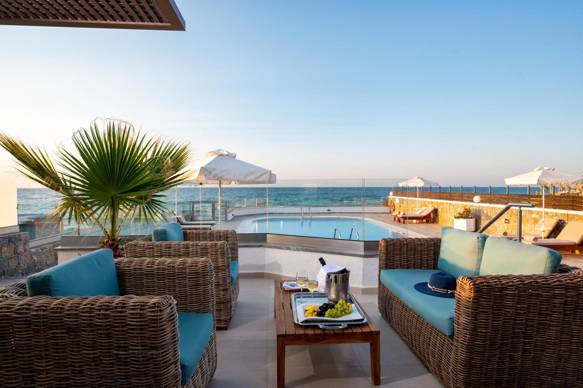 อเล็กซานเดอร์ บีช โฮเต็ล แอนด์ วิลเลจ Hotel มาเลีย ภายนอก รูปภาพ