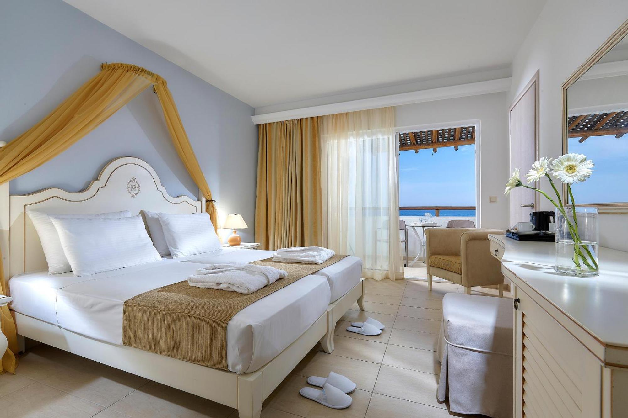อเล็กซานเดอร์ บีช โฮเต็ล แอนด์ วิลเลจ Hotel มาเลีย ภายนอก รูปภาพ