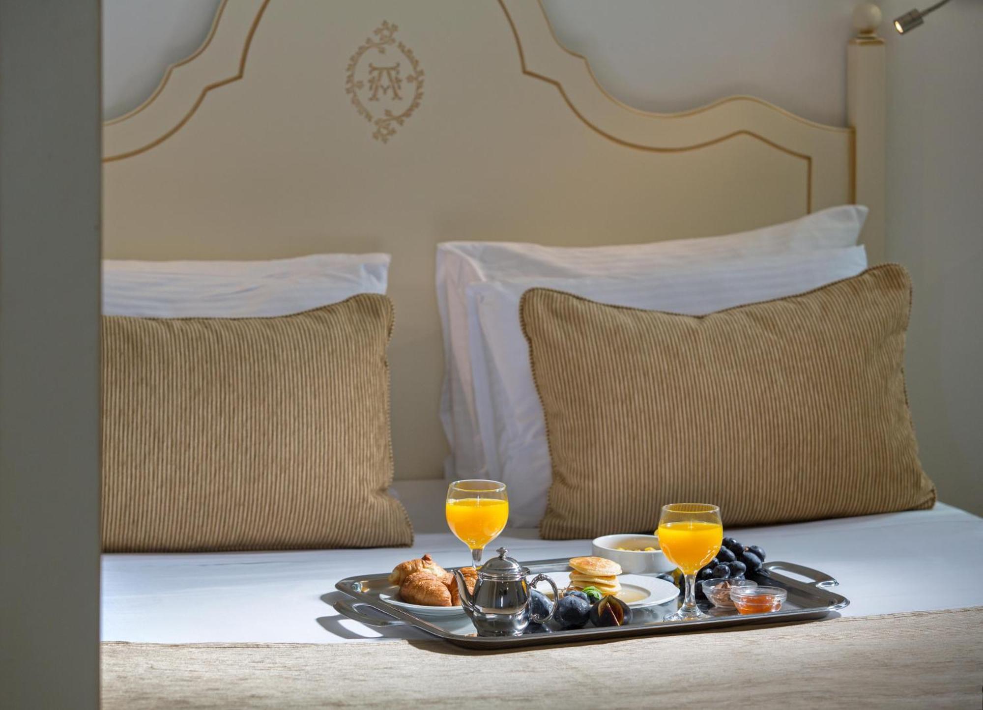 อเล็กซานเดอร์ บีช โฮเต็ล แอนด์ วิลเลจ Hotel มาเลีย ภายนอก รูปภาพ