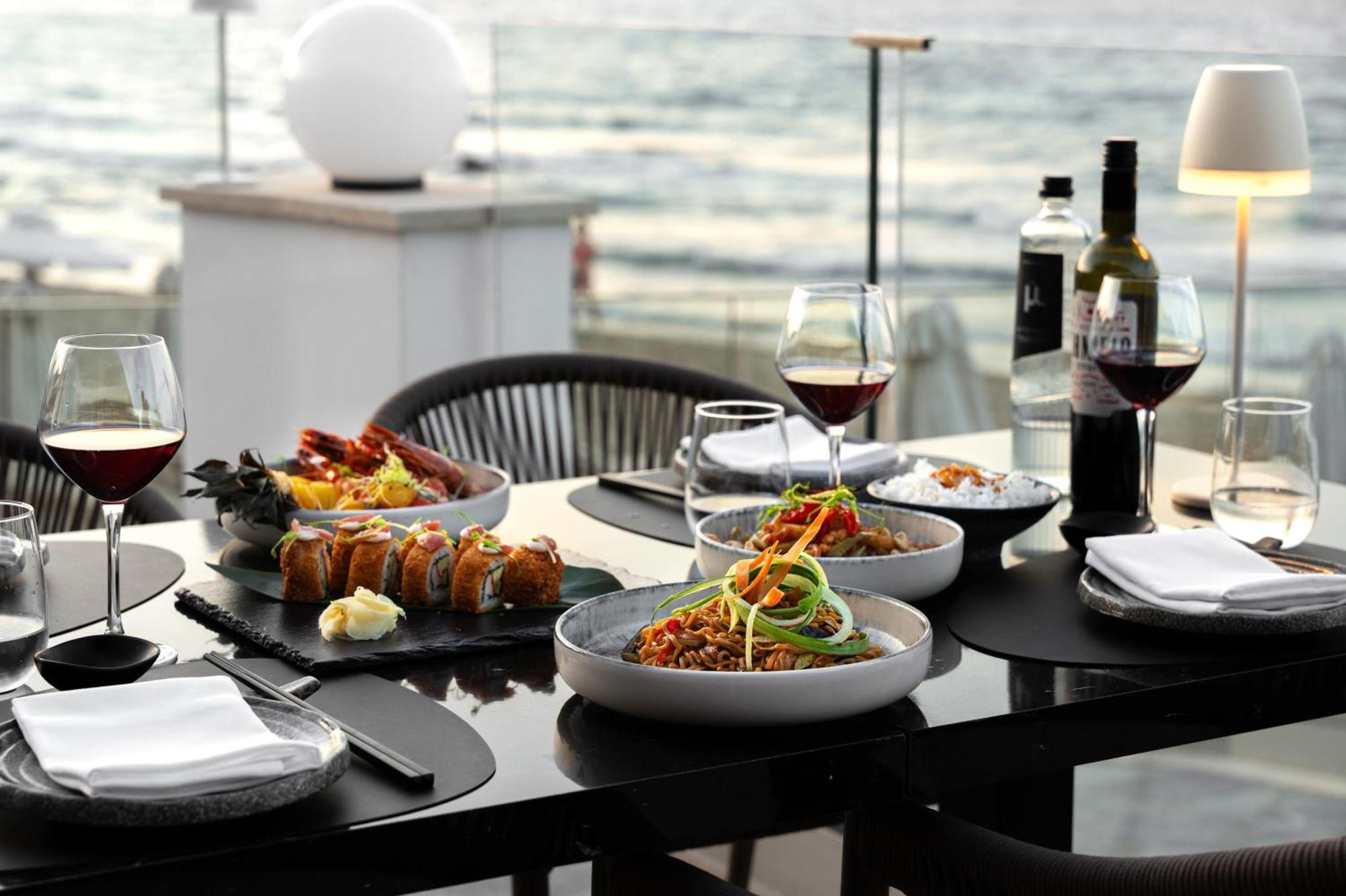 อเล็กซานเดอร์ บีช โฮเต็ล แอนด์ วิลเลจ Hotel มาเลีย ภายนอก รูปภาพ